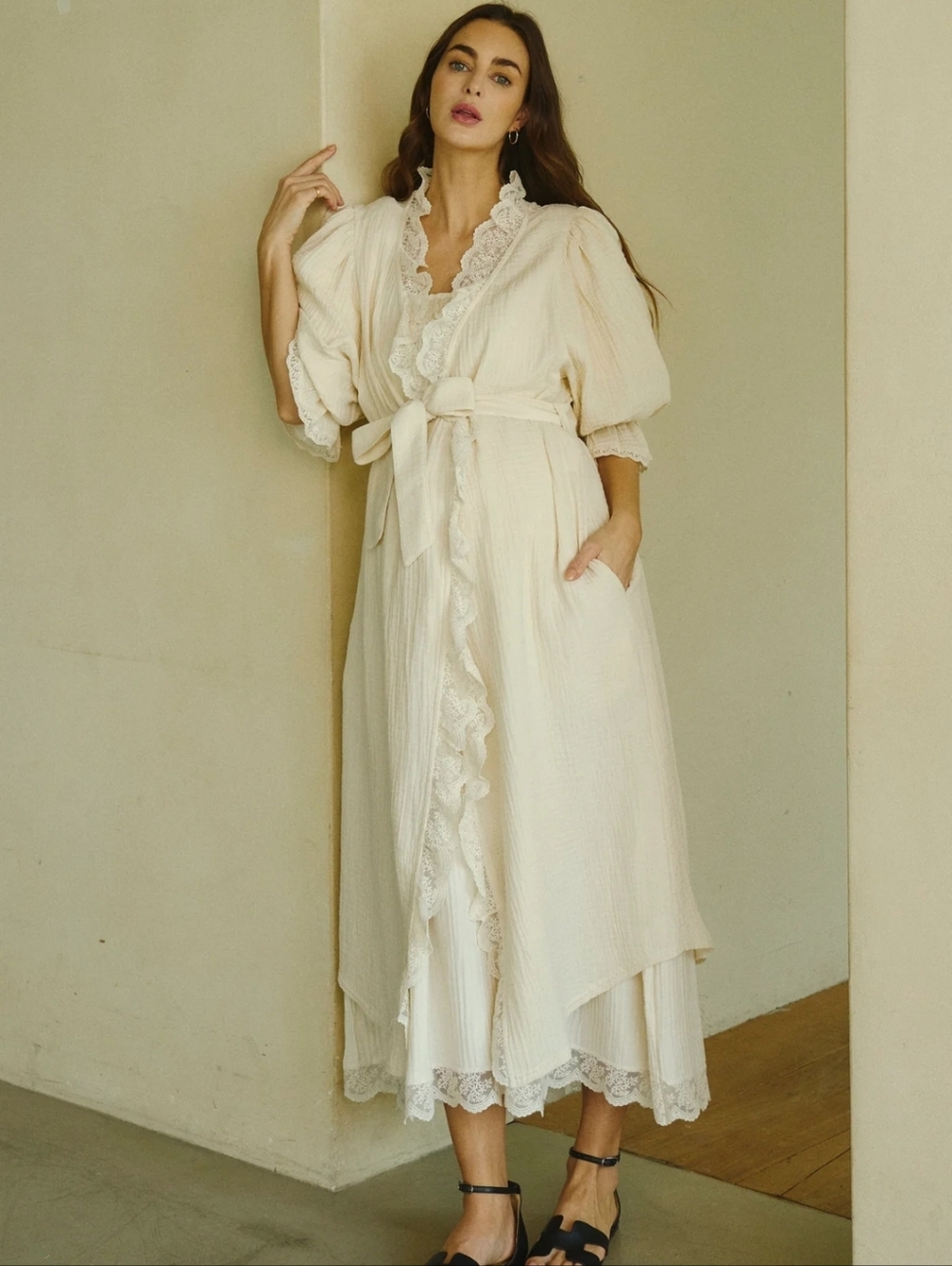 Nothing Fits But - Laced Muslin Robe - Picture 2 of 12